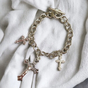 “Cross my Heart” charm bracelet